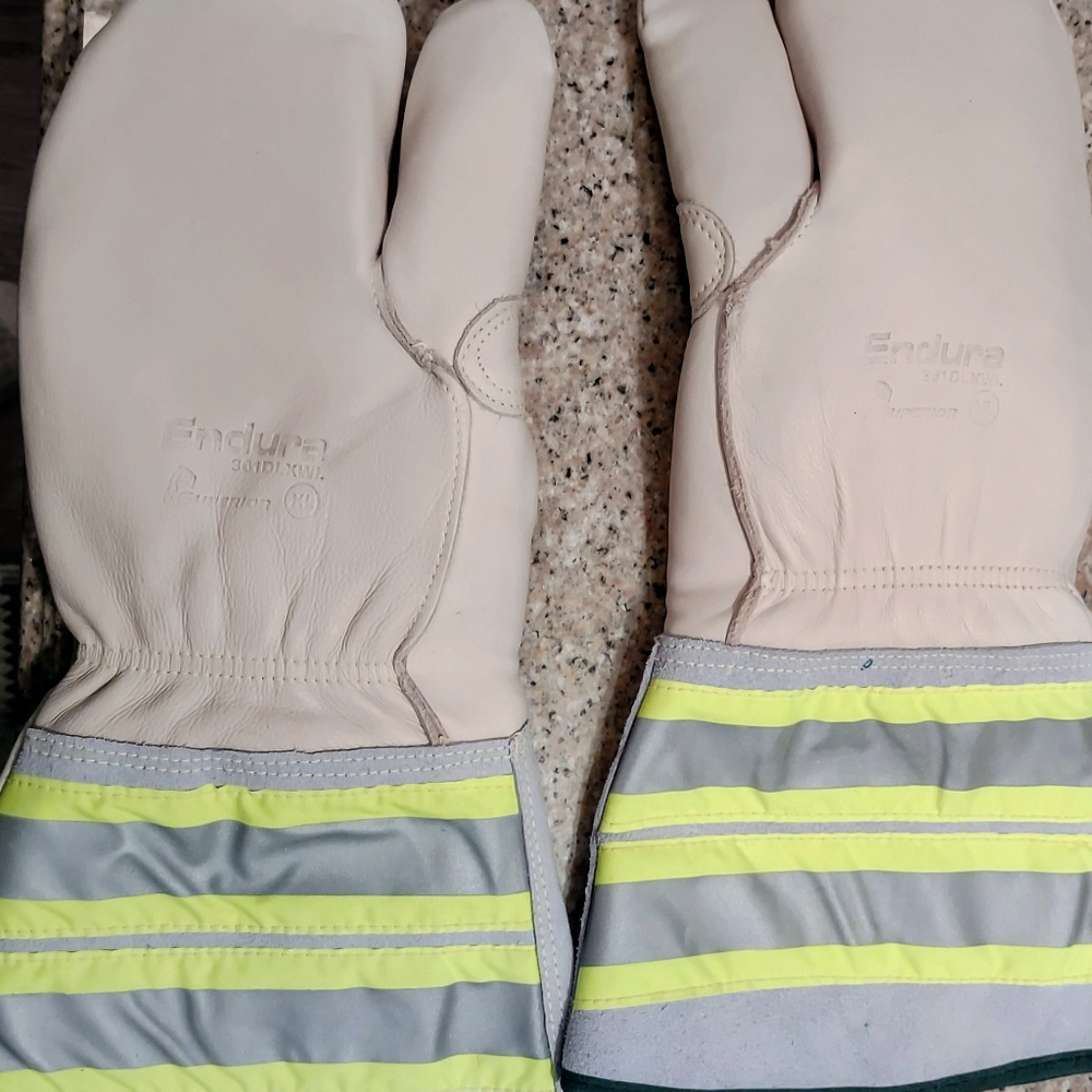 Men's Cream and Gray Safety Gloves